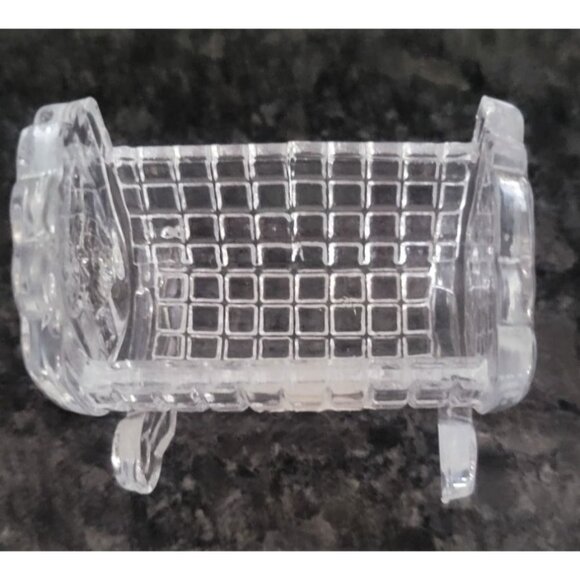 Vintage 24% Lead Crystal Baby Cradle Doll Furniture/keepsake Bear Design - Picture 1 of 16